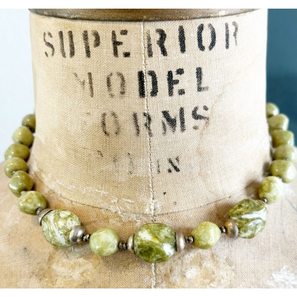 Vintage Signed Miriam Haskell Marbled Green Glass Nugget Bead Statement Necklace - Picture 4 of 9